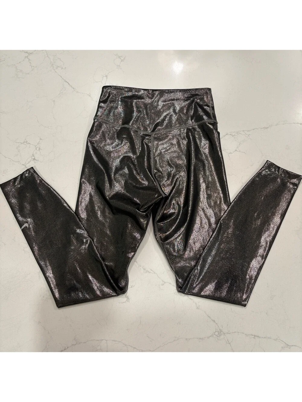 Nike Dri-FIT Metallic Black/Silver High-Rise Leggings – Women’s XS